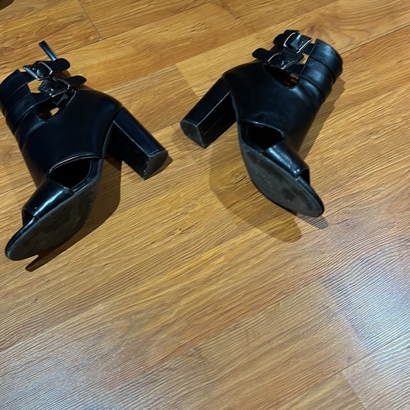 Ladies open toe shoes - Picture 10 of 10